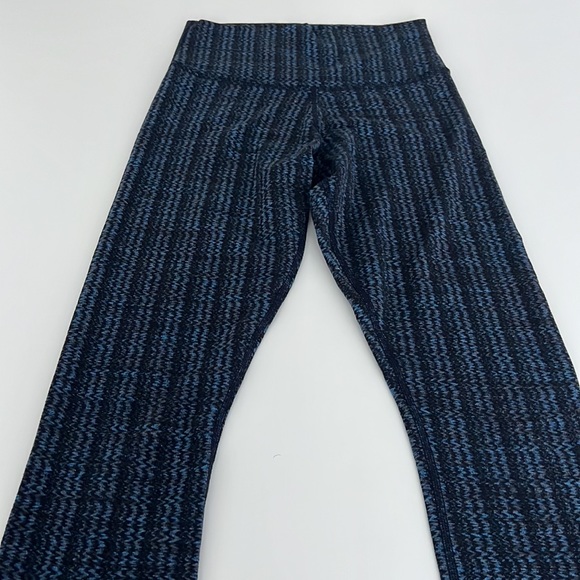 Lululemon ZigZag Blue, Gray and Black Full Length Leggings - Picture 4 of 9